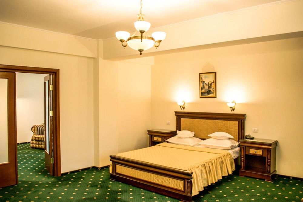 Отель Hotel Victoria Питешти