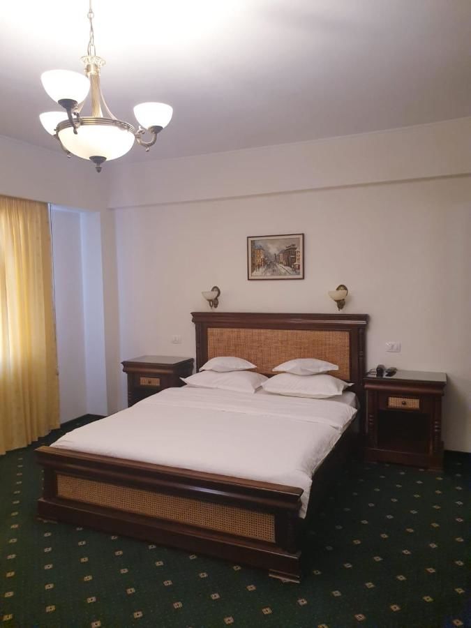 Отель Hotel Victoria Питешти
