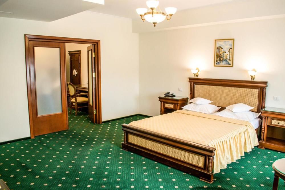 Отель Hotel Victoria Питешти